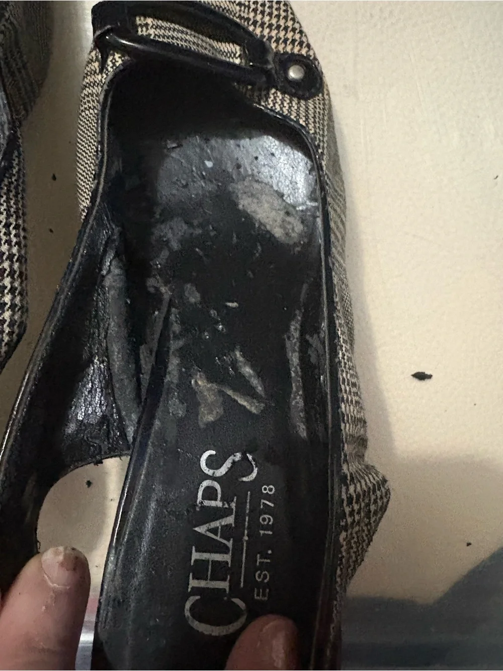 Chaps Plaid Pointed-Toe Ballet Flats in Black and Tan